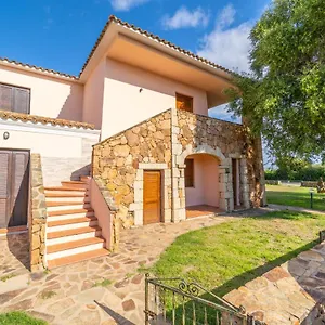  Appartamento Iss Travel, Pedra Rosa 2 Bedroom With Private Terrace And Air Conditioning Italia